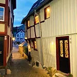 Monschau-auszeit: Historisch Wohnen Direkt Am Bach * Monschau