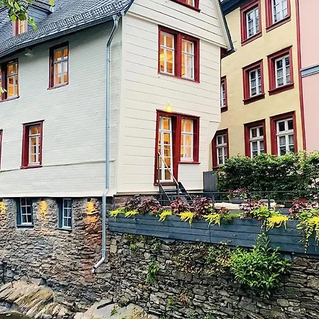 Tatil Evi Monschau-auszeit: Historisch Wohnen Direkt Am Bach