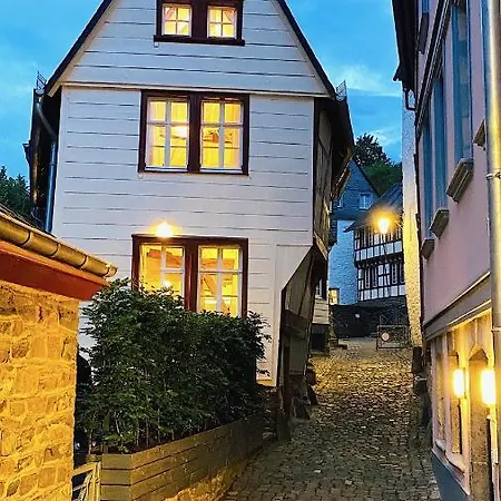 Tatil Evi Monschau-auszeit: Historisch Wohnen Direkt Am Bach *