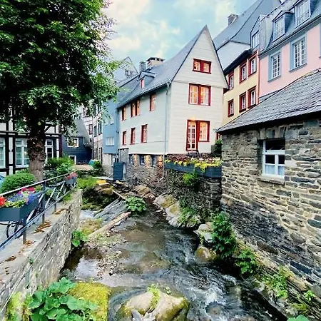 Monschau-auszeit: Historisch Wohnen Direkt Am Bach מונשאו