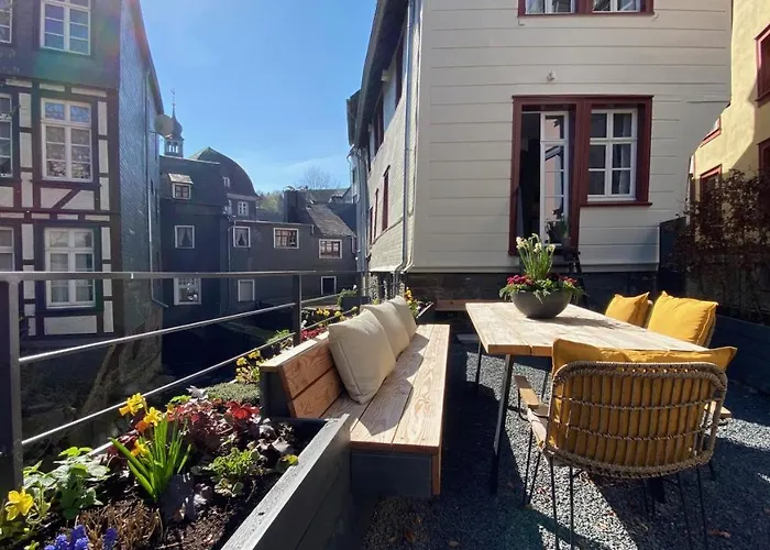 Monschau-auszeit: Historisch Wohnen Direkt Am Bach * Monschau