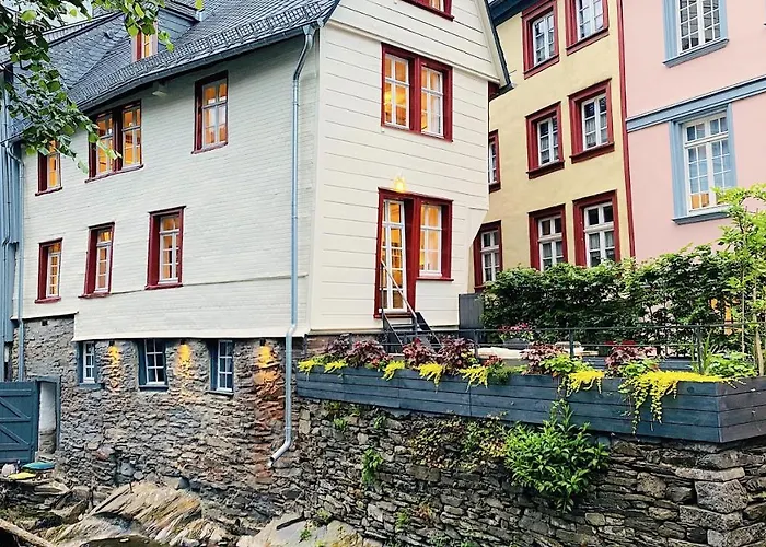 Vakantiehuis Monschau-auszeit: Historisch Wohnen Direkt Am Bach
