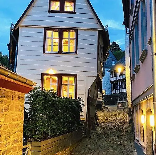 Vakantiehuis Monschau-auszeit: Historisch Wohnen Direkt Am Bach *