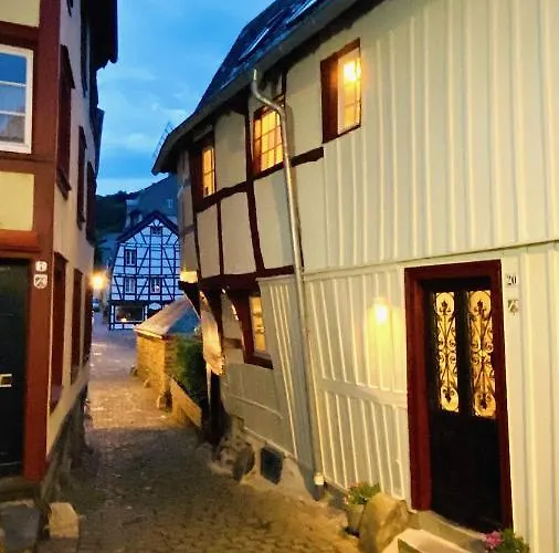 Monschau-auszeit: Historisch Wohnen Direkt Am Bach * Monschau